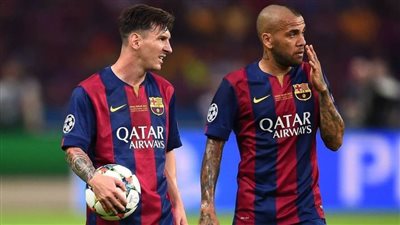 نجم برشلونة السابق يرد على تحدي ميسي