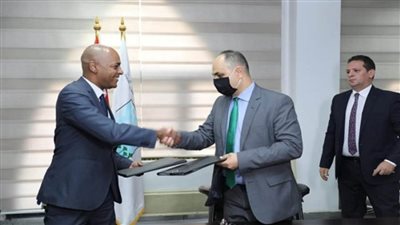 بالصور | البيئة توقع بروتوكولي للتعاون لدعم المشروعات البيئية