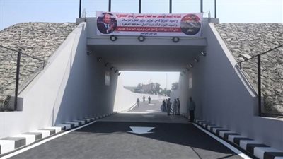 بالصور | وزير النقل يشهد بدء تشغيل نفق السيارات بـ