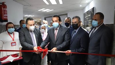 بالصور | د. خالد عبدالغفار ورئيس جامعة الإسكندرية يفتتحان وحدة قسطرة القلب وبنك الدم العلاجي بـ