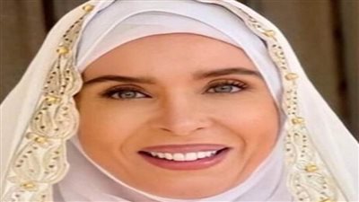 دينا تكشف حقيقة تجسيدها شخصية 