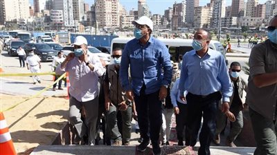 مدبولي يكلف بدهان جميع واجهات المباني المحيطة بميدان محطة مصر بالإسكندرية