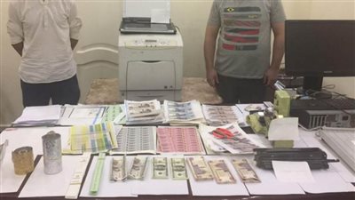 ضبط طالب بالمرج أنشأ صفحتين لتجارة العملات المزورة