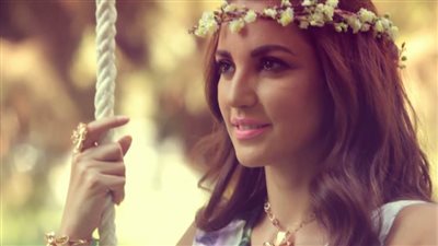 درة تروج لحكاية غالية في مسلسل زي القمر