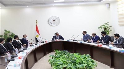 بالصور | د. خالد عبد الغفار يلتقي بطلاب كليات الهندسة بالجامعات المصرية قبل سفرهم للتدريب بجامعة سمارا الروسية 