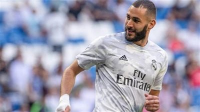 بنزيما يقود تشكيل ريال مدريد أمام بيتيس بالدوري الإسباني
