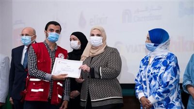 بالصور | وزيرة التضامن: هناك شخص يحتاج للتبرع بالدم كل 3 ثواني (تفاصيل)