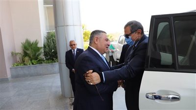  بالصور..محافظ البحر الأحمر يلتقي وزير القوى العاملة ضمن مبادرة حياة كريمة 