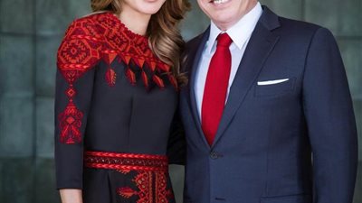 شاهد بالصور .. العاهل الأردني والأمير الحسين يحتفلان بعيد ميلاد الملكة رانيا