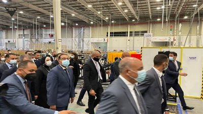 بالصور| رئيس الوزراء يفتتح مركز شركة أمازون اللوجيستى بالعاشر
