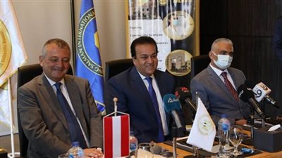 بالصور | د. خالد عبدالغفار يشهد توقيع اتفاقية بين جامعتي الملك سلمان وimc للعلوم التطبيقية النمساوية 