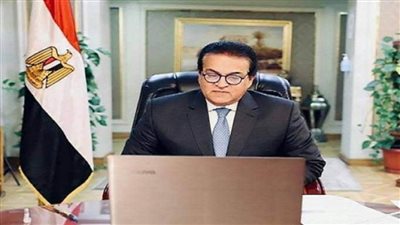 د. خالد عبدالغفار يعتمد قائمة الطلاب المتقدمين للمنح الدراسية الحكومية بالجامعة الأمريكية بالقاهرة