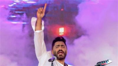 أسطورة مصر.. تامر حسنى أول فنان مصرى بالمواصفات العالمية (فيديو)