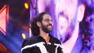 بالصور .. بهاء سلطان يشعل حفل ختام سهرات صيف ٢٠٢١ بالمسرح الروماني