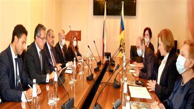 الفيدرالية الروسية تُشيد بضوابط السلامة الصحية في مصر وتؤكد: الإصابات بين العائدين 