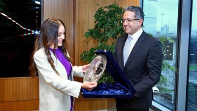 العنانى يبحث مع رئيسة الفيدرالية الروسية سبل تعزيز التعاون الثنائي فى السياحة