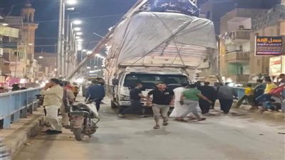 إغلاق كوبرى الباجور بسبب سقوط عمودين إنارة