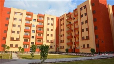 طرح 31 محلا تجاريا وصيدليتين للبيع بالمزاد العلني بمدينتي العاشر من رمضان و15 مايو