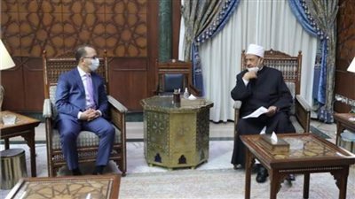 شيخ الأزهر يناقش مع سفير مصر بغينيا الاستوائية إنشاء مركز لتعليم اللغة العربية 