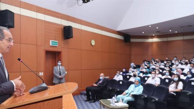 وزير الاتصالات