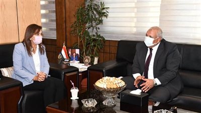 وزيرة التخطيط تلتقي محافظ الوادي الجديد لمناقشة خطط ومشروعات المحافظة (صور)