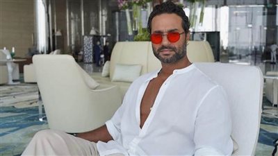 كريم فهمي يطمئن جمهوره على حالته الصحية: «هكمل علاجي في البيت» (تدوينة)