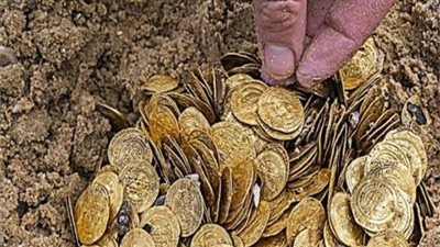 العثور على أوانِ مليئة بالذهب والكنوز في معبد بكولومبيا 