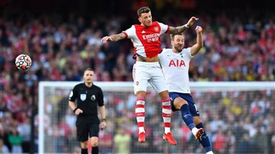 أرسنال يفوز على توتنهام بثلاثية في الدوري الإنجليزي 