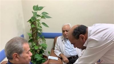 عاجل.. توفيق عكاشة يخضع لجراحة لاستئصال مرارته: بها حصوة طولها «سم»