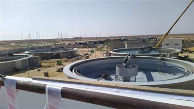 نائب وزير الإسكان يتفقد مشروعات مرافق المياه والصرف ومحطتى التحلية ومعالجة الصرف بالعلمين الجديدة