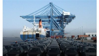 ميناء غرب بورسعيد يستقبل (١٩٦٠سيارة)