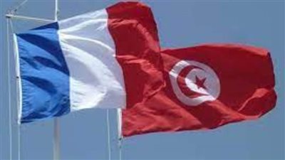 الرئيس التونسي يؤكد أسفة لنظيره الفرنسي بعد قرار تخفيض عدد التأشيرات الممنوحة إلى باريس