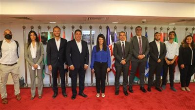 وزيرة التعاون الدولي تلتقي مجموعة من الشركات الناشئة المشاركة في مؤتمر القمة الأفريقي الفرنسي الجديد