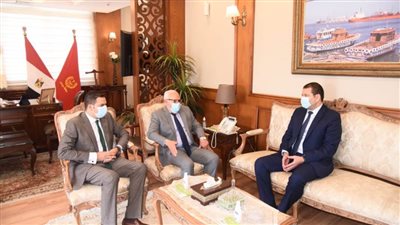 محافظ بورسعيد يستقبل نائب وزير المالية لشئون الخزان العامة