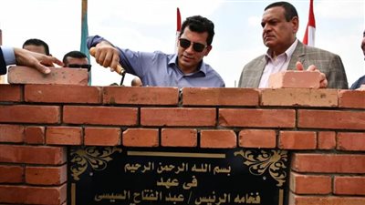 وزير الرياضة ومحافظ البحيرة يضعان حجر أساس إنشاء عدة مشروعات استثمارية بنادي وادي النطرون