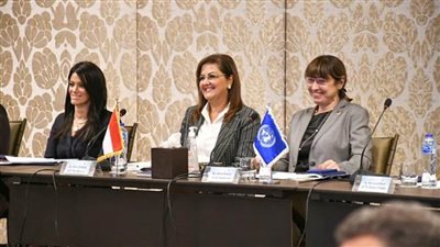 وزيرة التخطيط: الدولة بدأت مجموعة واسعة من الاستثمارات العامة الهادفة لدفع عجلة النمو الاقتصادي والتنمية الاجتماعية