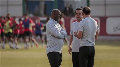 قبل رحلة النيجر.. موسيماني يبحث مع عبد الحفيظ وديات الأهلي