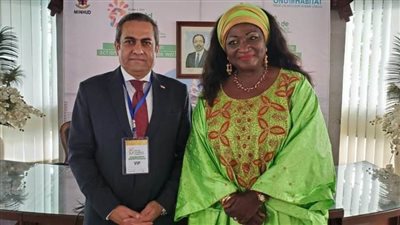 نائب وزير الإسكان يلتقي وزيرة الإسكان الكاميرونية