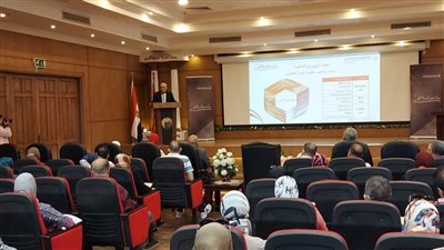 محافظ بورسعيد يشهد ندوة وزارة التخطيط والإصلاح الإدارى حول جائزة التميز الحكومي