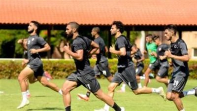 تدريبات بدنية وإطالات لنجوم الزمالك في مجمع الصالات قبل ودية الاتحاد الليبي