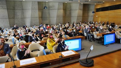 وزير السياحة والآثار يلقي محاضرة بفرنسا بحضور 100 عالم