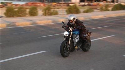 دعما لحماية البيئة.. المغامر المصري علي عبده يسجل رقما جديدا بموسوعة جينيس (صور)