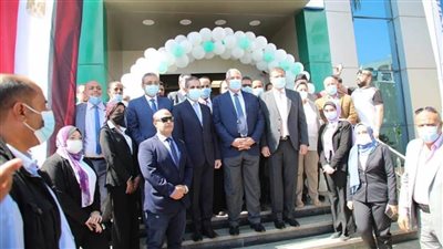 وزير الزراعة: 