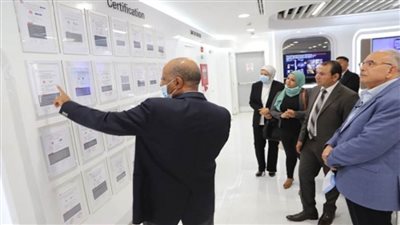 القوى العاملة تتفقد معمل هواوي بالقرية الذكية وتبحث تعزيز التعاون في مجال التحول الرقمي (صور)