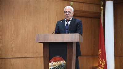 محافظ بورسعيد يشيد بمعدلات العمل في تطبيق المنظومة الرقمية لحصر أموال وممتلكات الدولة