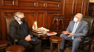 وزير الزراعة يبحث مع ممثل جامعة فلوريدا إنشاء مركزا عالميا لإنتاج أجود أصناف شتلات الفراولة (صور)