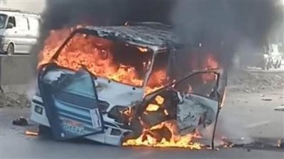 حريق يلتهم سيارة ميكروباص فى منطقة المرج دون إصابات