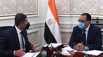 رئيس الوزراء يتابع ملفات عمل الهيئة العامة للاستثمار والمناطق الحرة
