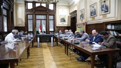 وزير الزراعة يشدد على توفير مستلزمات الإنتاج للمزارعين والمربين بجودة عالية وأسعار مناسبة (صور)