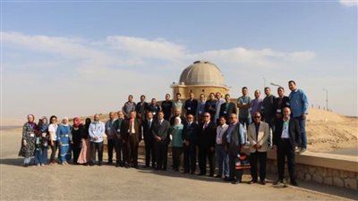 د. خالد عبدالغفار يتلقى تقريرًا حول بدء أعمال المدرسة العربية الأولى في الفيزياء الفلكية (صور)